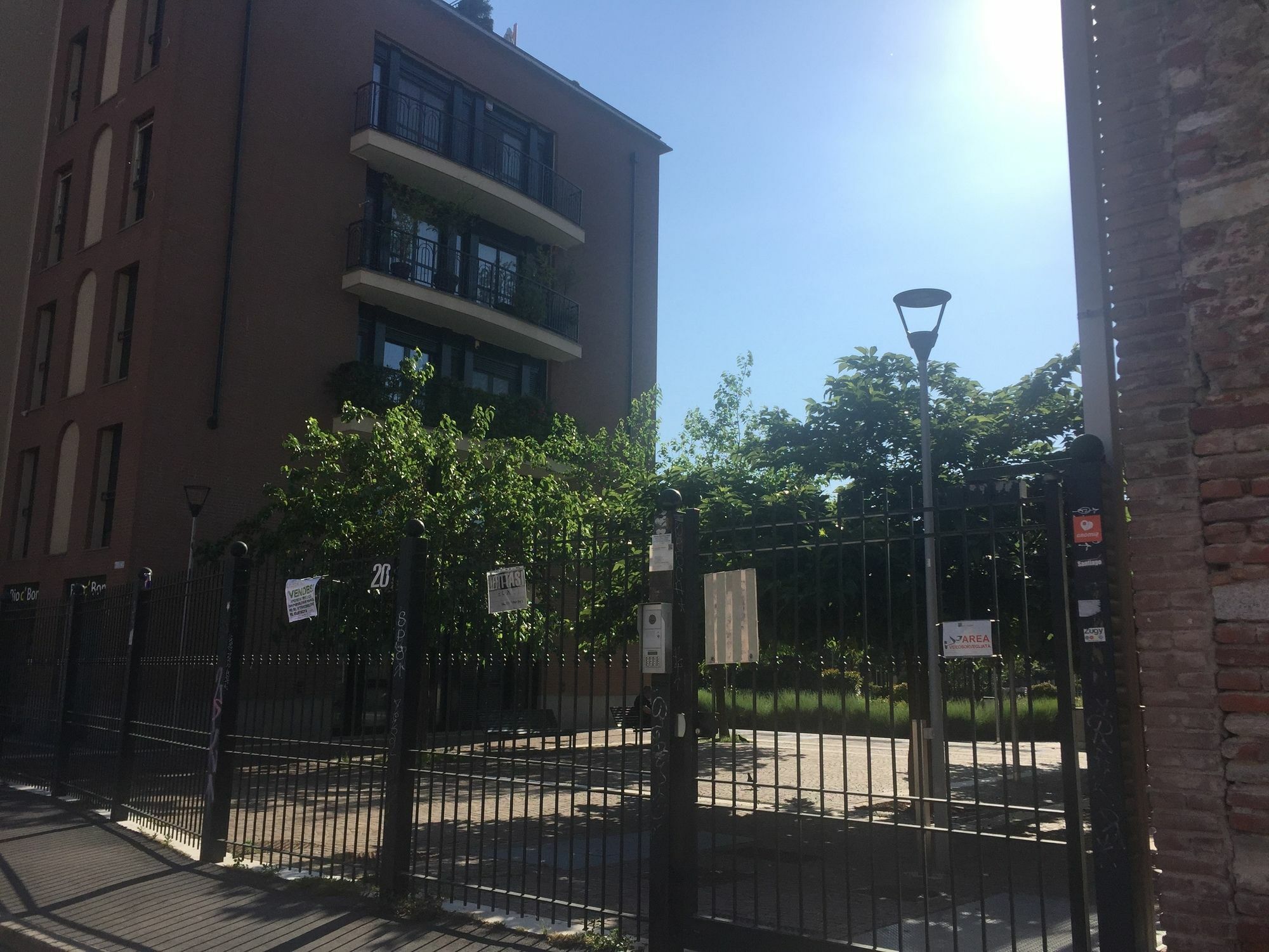 Homeathotel - Naviglio Pavese ミラノ エクステリア 写真